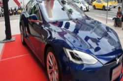 自驾车死亡车祸报告：Tesla无安全缺失，是驾驶疏忽