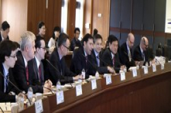 美国国务卿科技顾问访台建言：网络透明有助经济，透明化增加10％，GDP至少成长1％