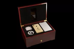 24K纯金iPhone来了 一部手机抵一套房子…