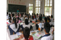 中国部分地区用智慧制服监控国小与国中学生
