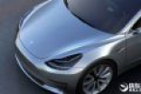 特斯拉Model 3首批30辆今日正式交付！马斯克成第一位车主