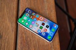 iPhone9即将上市 看了7年前卖肾小伙子的现状 还买iPhone吗？