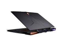 技嘉AORUS旗舰电竞机X9登场，搭载超薄型机械键盘与4风扇、8导管系统