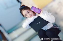 都是三摄 为什么更多人喜欢华为 而不是荣耀Magic2？
