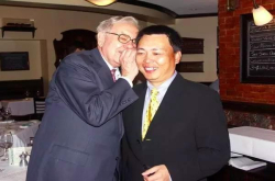小霸王段永平曾带拼多多老总黄峥花千万元与股神巴菲特共进午餐