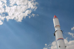 SpaceX火箭又上空 同时升空的还有太空生子的想像