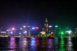 缺少了三脚架还可用什么方法本拍好照片？