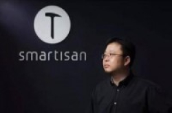 绯闻不断的锤子是该继续死撑还是选择被收购？