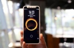 国产手机小辣椒S11真机图赏前额刘海酷似iPhoneX