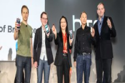 HTC发表新手机Desire EYE及1600万画素手持相机RE