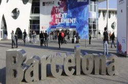 MWC2017新手机亮点不够!?怀旧手机、连网车抢风头