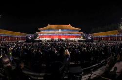 余隆执棒太庙 DG120周年庆典启幕