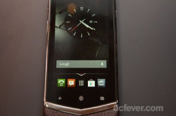 土豪金 iPhone 5S 都要行埋一边：Vertu Constellation 推出定价 $52,000