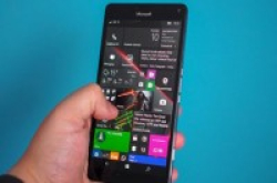 微软SurfacePhone再曝光手机变平板