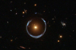 爱因斯坦是对的 科学家证实广义相对论与遥远星系有关