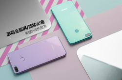 荣耀9i双色图赏：激萌全面屏/颜控必备