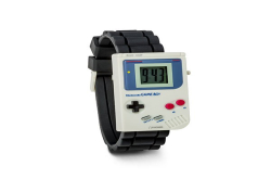 反映内心不想长大的Gameboy手表