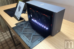 CES2018：AsusXGStationPro外接显卡，提供设计应用与进军运算需求，容纳双卡槽、120mm宽幅显卡，