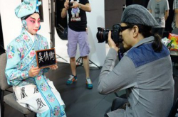 深入拍摄场地！HKPPNx香港八和会馆“两棚人”相连展2014独家访谈