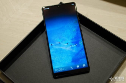 锤子没了坚果R1当立 罗永浩TNT工作站能让Surface瑟瑟发抖吗？