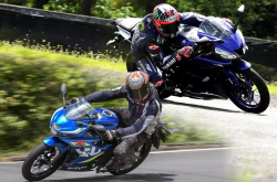 小排量也战斗 YAMAHAYZF-R15vsSUZUKIGSX-R150