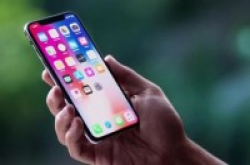 神级bug！iPhoneX手机出现画面：一半是相机界面