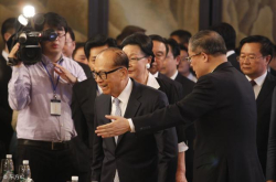 李嘉诚终于认可了小米 投资小米3000万美元 米粉：春天来了