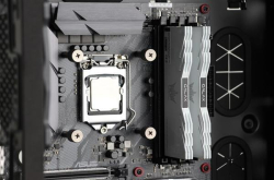 内存买单条16G还是8Gx2？