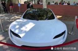 特斯拉展示新一代Roadster跑车白色版：暂无内饰但颜值爆表