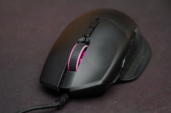 为个人化FPS操作而生的可个人化设计，RazerBasilisk动手玩
