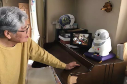 NEC携手地方政府为老人提供关怀机器人