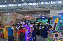 VR神器、悬浮3D影像……来黑科技盛宴穿越未来