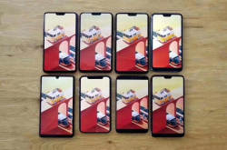 国产手机为啥都有下巴？罗永浩解释：iPhoneX没下巴是三星有本事