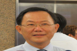 曾被柯P誉为没有缺点的对手，丁守中宣布参选台北市长