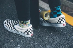 跨越半百不忘初心的VANS 到底有多格格不入?