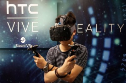 VR虚拟实景装置HTCVive体验第二击！改进的地方有不少