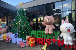 三星品牌概念馆VISIONLAB圣诞气氛浓跟LINEFRIENDS、偶像剧明星一起科技玩派对
