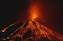 整个意大利的火山在都向大海滑动