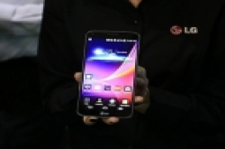 曲面的外表+强悍的机身 LG G Flex闪耀CES 2014