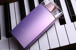 港币七千元买支香水︰SonyKW11自拍DC预售开始！