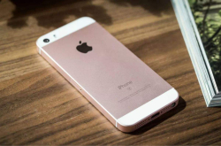 刘海屏和无线充电 iPhoneX有个孪生兄弟
