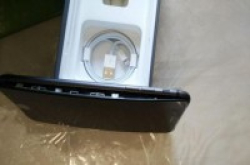 iPhone8十连裂：美国再现两例面板开裂