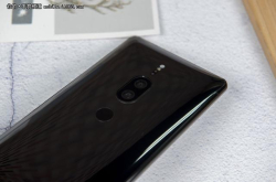 谁是夜拍王者索尼XZ2P对比华为P20Pro