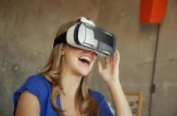 拥抱还是远离“VR”这道高考题该怎么答
