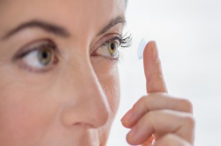 秒杀GoogleGlass，Sony隐形眼镜相机专利包含防震技术！