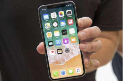 把刘海梳上去？这么丑的iPhone你还会买吗？