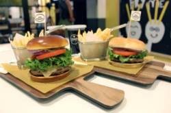 麦当劳“CreateYourTaste”自助点汉堡28款配料任点