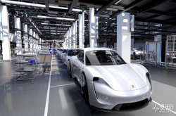 保时捷又玩价格游戏Taycan会成为ModelS杀手吗？