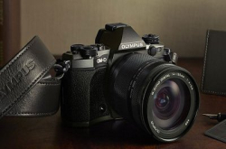 钛诱惑：OlympusE-M5II限量版！