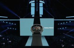 三星新一代时尚智能手表GalaxyWatch 从此戴上智能环游世界